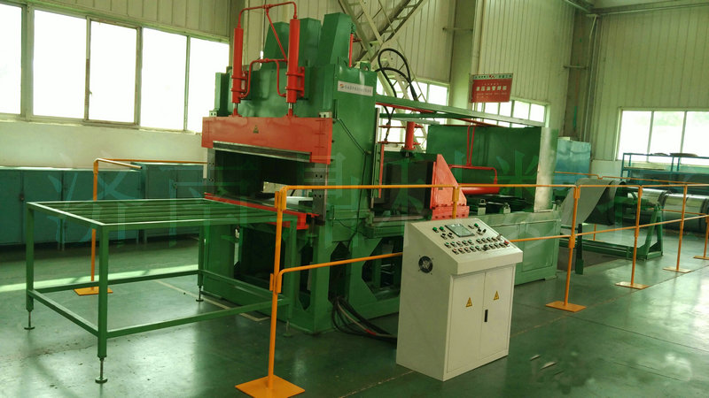 新型數控波紋片成型機(DBW-1300K)